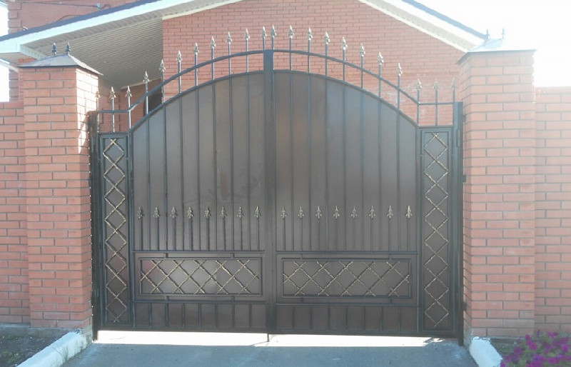 Ворота кованые с калиткой №20 фото