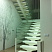 П-образная 2-маршевая лестница с площадкой на монокосоуре фото