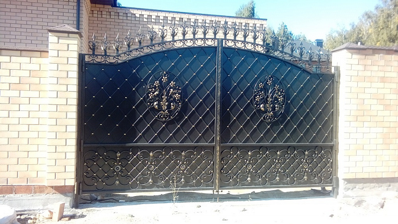 Ворота кованые №5 фото